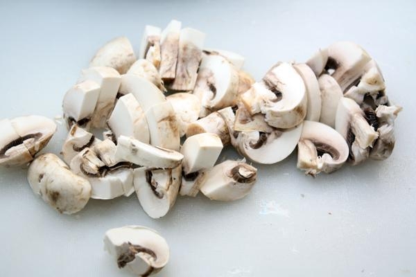 Курица с грибами в сливочном соусе Курица с грибами в сливочном соусе