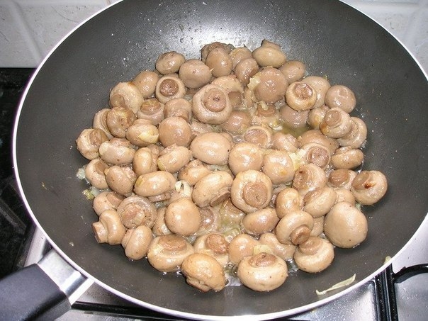 Мясо запеченное с консервированными грибами Мясо запеченное с консервированными грибами