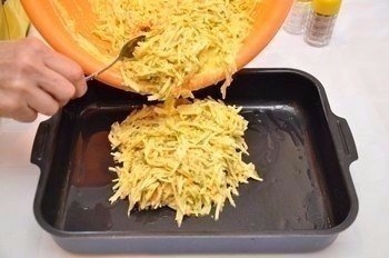 Картофельная запеканка с мясными шариками Картофельная запеканка с мясными шариками