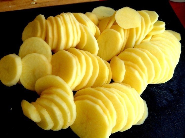 Запеченный картофель по-французски Запеченный картофель по-французски