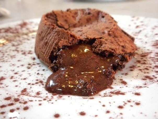 Шоколадный кекс с жидким центром