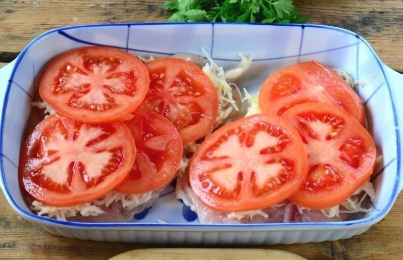 Куриная грудка в шубке под сыром Куриная грудка в шубке под сыром