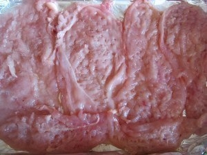 Курица запеченная под тертым картофелем Курица запеченная под тертым картофелем
