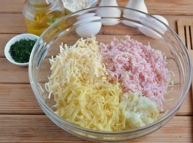 Дранки с ветчиной и сыром Дранки с ветчиной и сыром