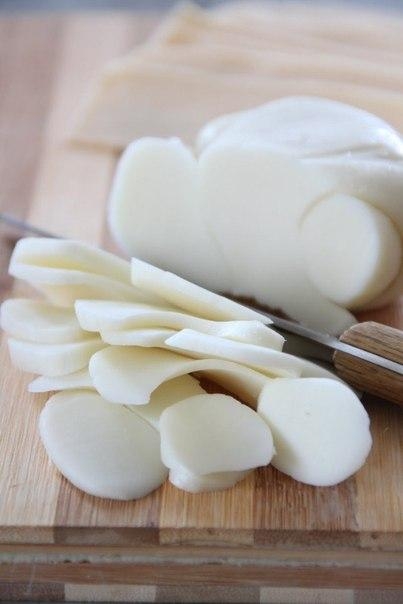 Багет с сыром и чесноком Багет с сыром и чесноком