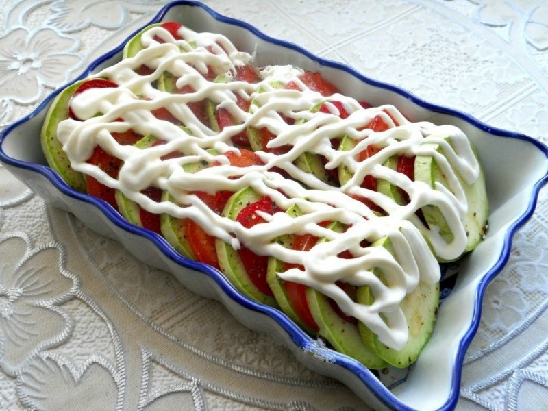 Кабачки, запеченные с помидорами и сыром. Кабачки, запеченные с помидорами и сыром.