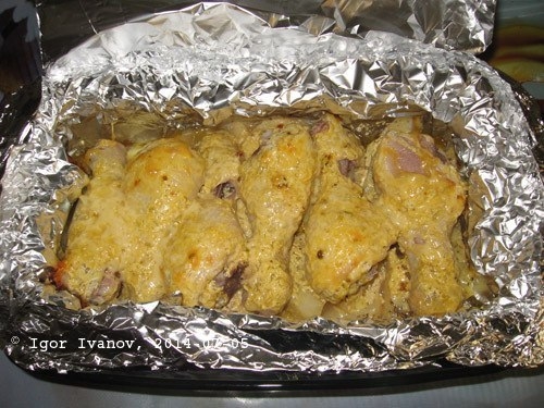 Куриные голени с картошкой в фольге в духовке