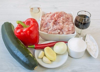 Жареный фарш с лапшой в азиатском стиле Жареный фарш с лапшой в азиатском стиле