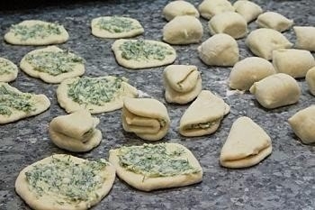 Чесночные булочки. Чесночные булочки.
