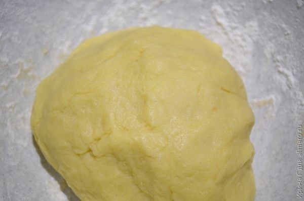 Открытый мясной пирог из картофельного теста