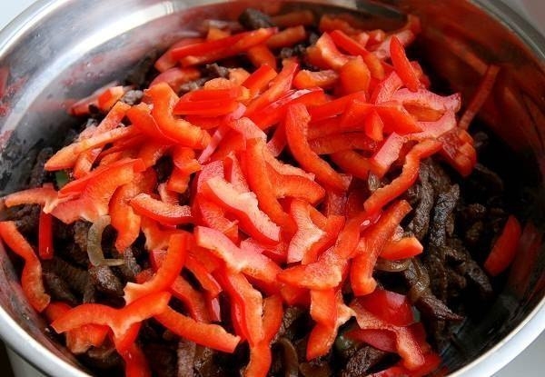 Огурцы с мясом по корейски Огурцы с мясом по корейски