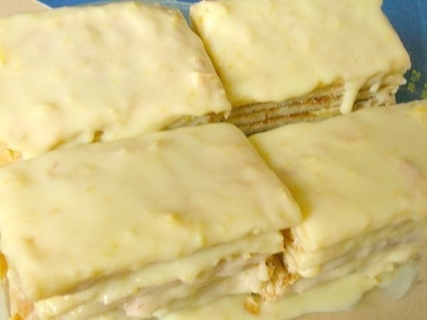 Слоеное пирожное со сгущенкой. Слоеное пирожное со сгущенкой.