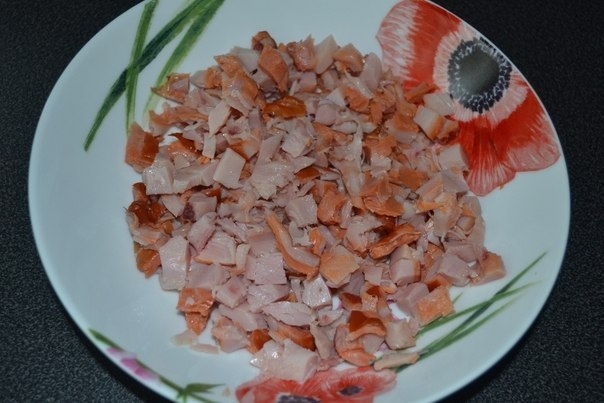 Картофель, фаршированный копченой курицей и овощами под сыром Картофель, фаршированный копченой курицей и овощами под сыром