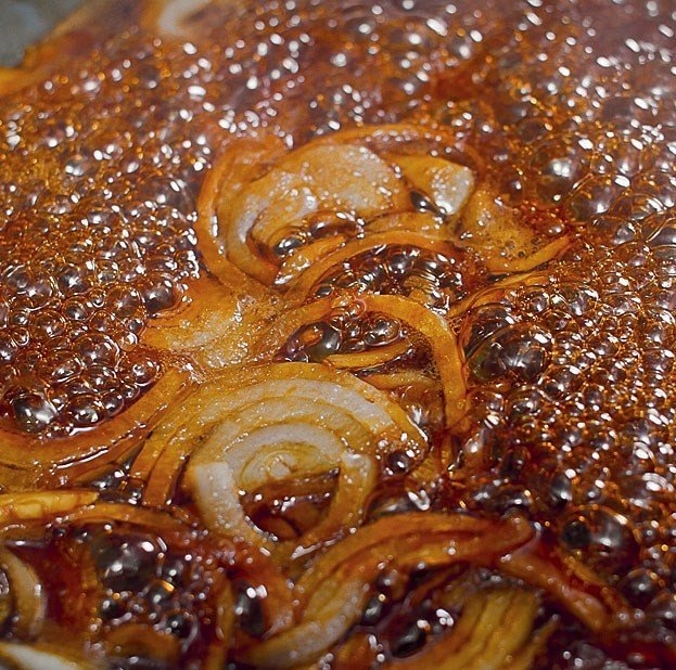 Оякодон (японский омлет с рисом и курицей) Оякодон (японский омлет с рисом и курицей)