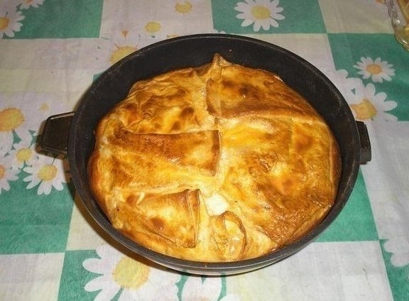 Пирог из лаваша (с сулугуни, укропом и картошкой) Пирог из лаваша (с сулугуни, укропом и картошкой)