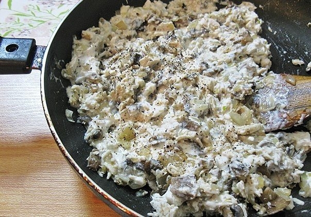 Жюльен с курицей и грибами. Жюльен с курицей и грибами.