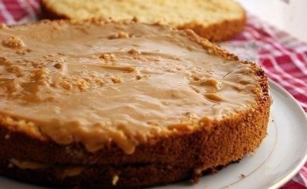 Очень вкусный нежный медовый бисквит. Очень вкусный нежный медовый бисквит.