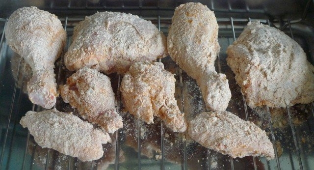 Хрустящая жареная курица Хрустящая жареная курица