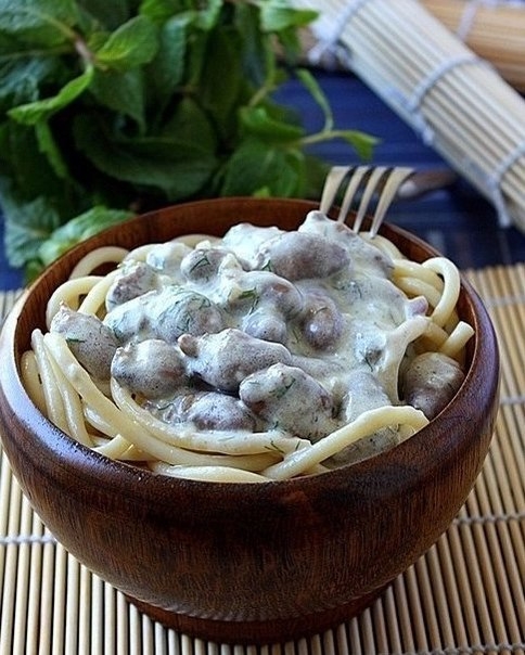 Куриные сердечки в сырном соусе. Куриные сердечки в сырном соусе.