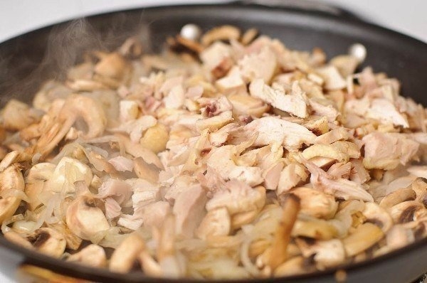 Жюльен с курицей и грибами Жюльен с курицей и грибами