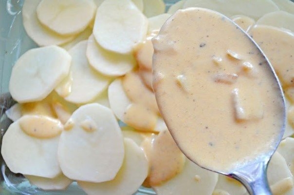 Картофель, запеченный в сырном соусе Картофель, запеченный в сырном соусе