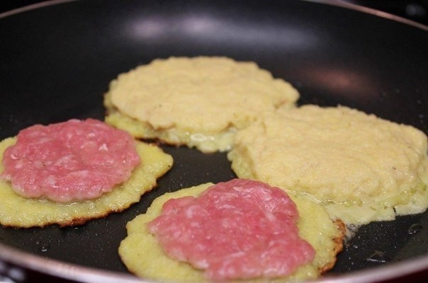 Картофельные драники с мясом.