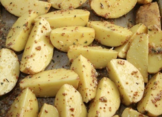 Картофель, запеченный в горчице. Картофель, запеченный в горчице.