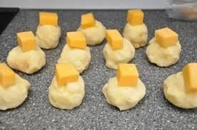 Картофельные шарики с сыром и беконом Картофельные шарики с сыром и беконом