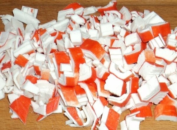 Салат с пекинской капустой и крабовыми палочками Салат с пекинской капустой и крабовыми палочками