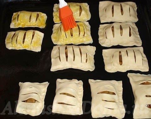 Слойки с яблоками Слойки с яблоками