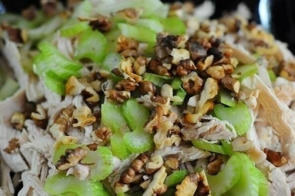 Вальдорфский куриный салат Вальдорфский куриный салат