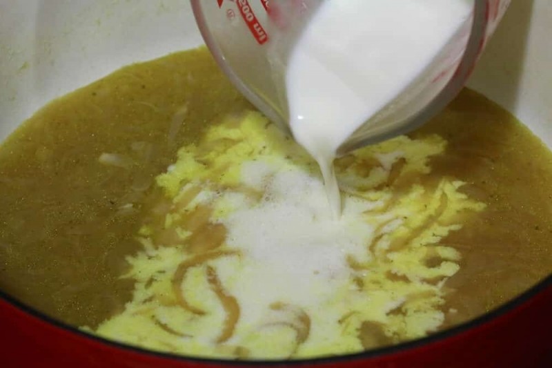 Французский луковый суп с гренками