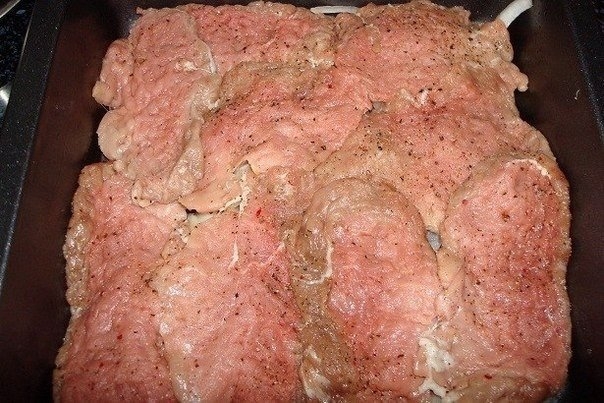 Мясо по-французски с картошкой. Мясо по-французски с картошкой.
