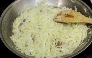 Тефтели с рисом и сливочной подливкой в духовке. Тефтели с рисом и сливочной подливкой в духовке.