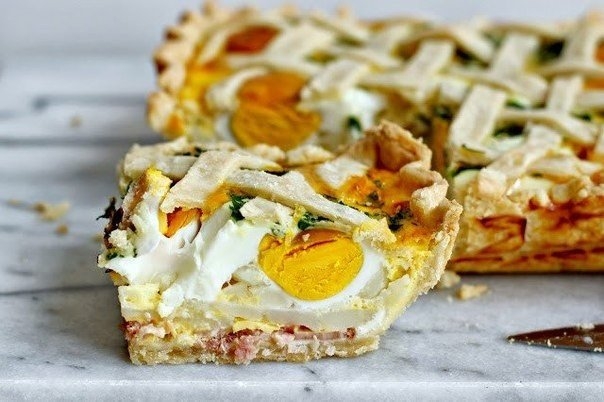 Пирог с картофелем, яйцами и ветчиной Пирог с картофелем, яйцами и ветчиной