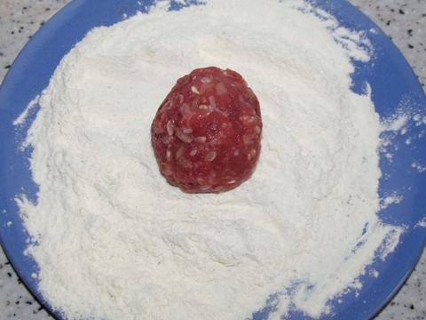 Ёжики из фарша с рисом. Ёжики из фарша с рисом.