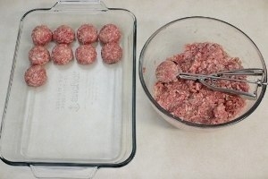 Тефтели с рисом и сливочной подливкой в духовке. Тефтели с рисом и сливочной подливкой в духовке.