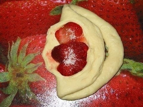 Булочки с клубникой Булочки с клубникой
