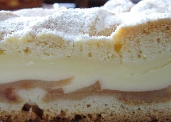Яблочный пирог с нежным кремом Яблочный пирог с нежным кремом
