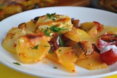 Картофель, запеченный с баклажанами Картофель, запеченный с баклажанами