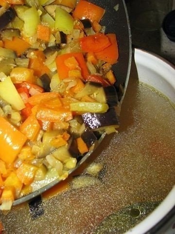 Сырные шарики. Быстрый болгарский суп.