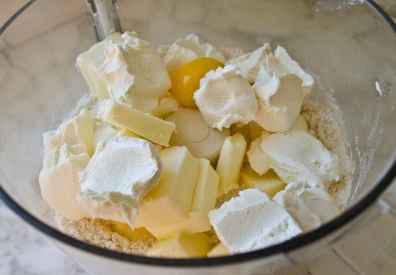 Рогалики с орешками и изюмом Рогалики с орешками и изюмом