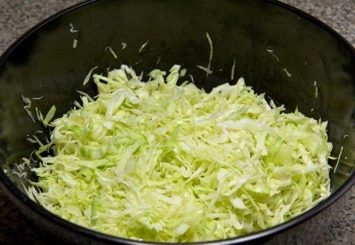 Салат из свежей капусты с курицей Салат из свежей капусты с курицей