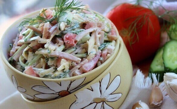 Готовим очень простой в приготовлении салат,но зато какой вкусный