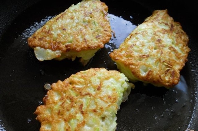 Кабачковые пирожки с мясом Кабачковые пирожки с мясом