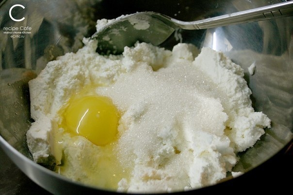 Сырники с фруктами Сырники с фруктами
