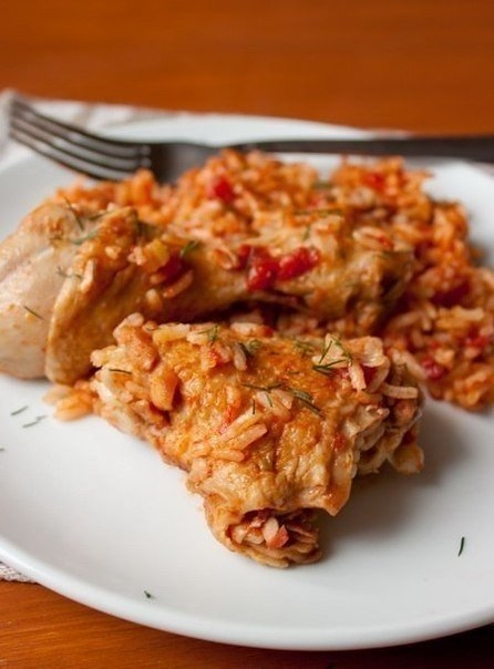 Курица с рисом в томате Курица с рисом в томате