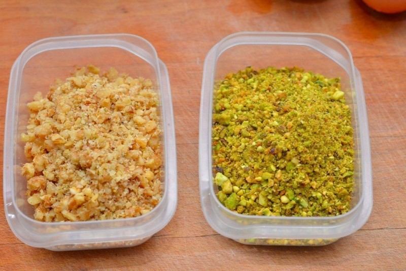 Творожные кексы с фисташками и грецкими орехами Творожные кексы с фисташками и грецкими орехами
