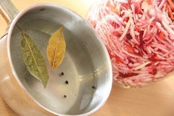 Маринованная капуста со свеклой Маринованная капуста со свеклой