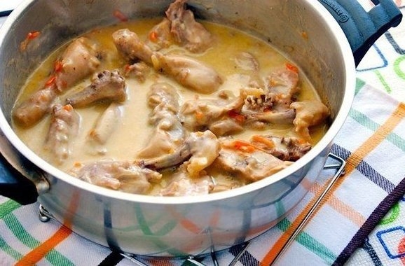 Курочка в молочно-сметанном соусе Курочка в молочно-сметанном соусе